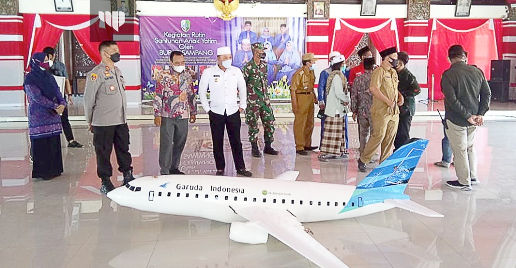 Santri Madura dan Miniatur Pesawat